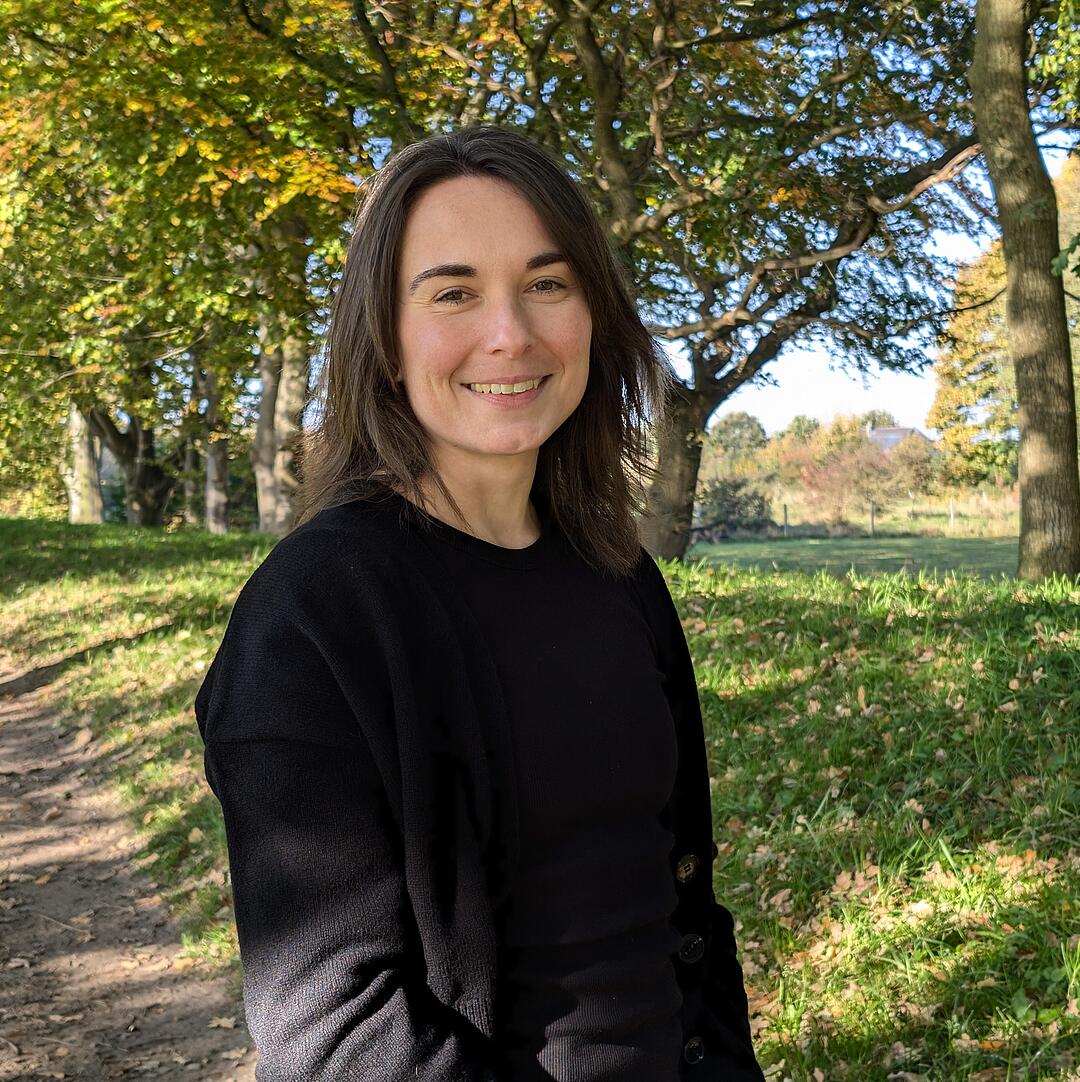 Portraitbild von Sabrina Schiefelbein.